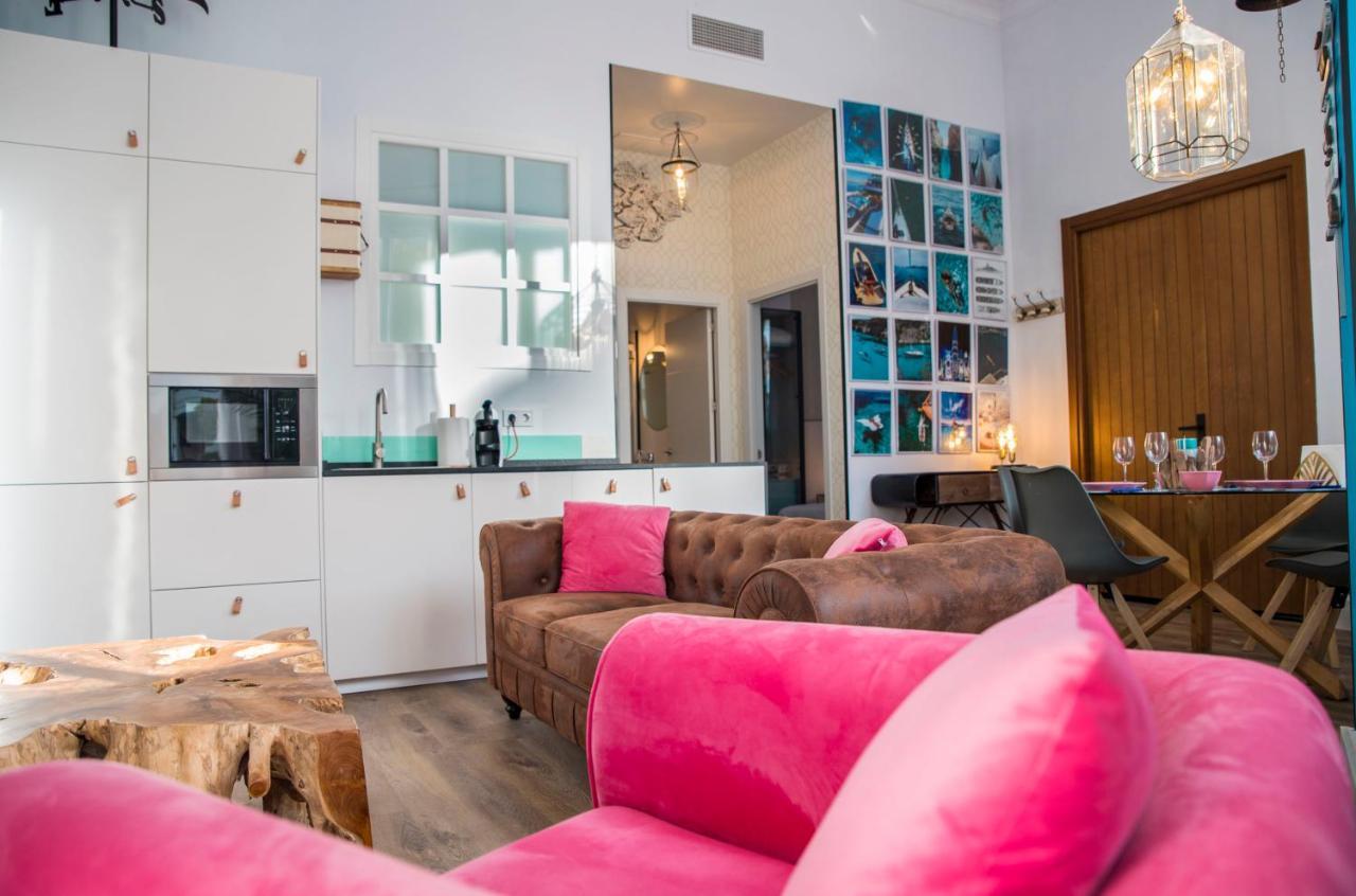 Popeye Suite: Puerto Marina Island Retreat with Rooftop Pool Benalmadena Exterior photo